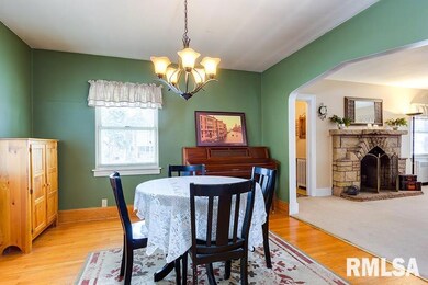 927 W 16th St, Davenport, IA 52804 - photo 6