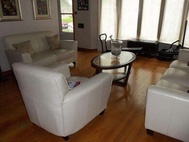 unlisted-address, Westchester, IL 60154 - photo 5