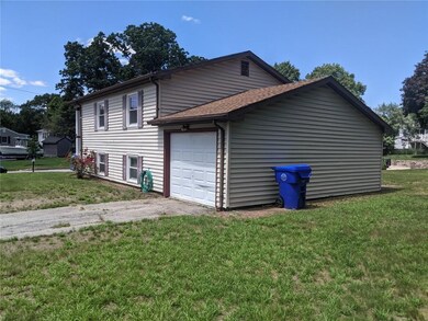 22 Claire St, West Warwick, RI 02893 - photo 4