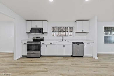 4658 Fuentes Way, Las Vegas, NV 89121 - photo 7