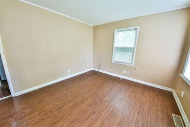 215 Lincoln St, Jackson, TN 38301 - photo 3