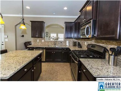Welcoming Kitchen with Pantry, GRANITE Countertops
