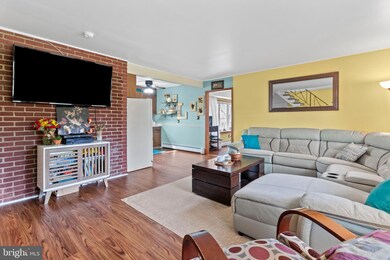 35 Holly Dr, Levittown, PA 19055 - photo 6