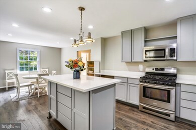 521 Scott Dr, Silver Spring, MD 20904 - photo 4