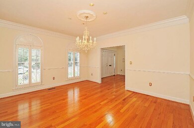 1912 Prices Ln, Alexandria, VA 22308 - photo 7