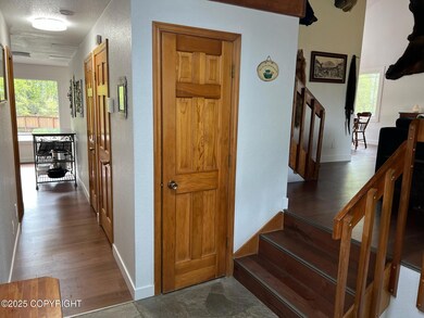 21675ShelteringSpruceLoop_56127_4