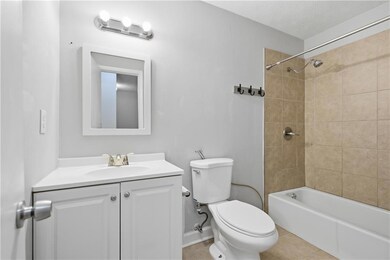 936 Six Oaks Cir unit B, Norcross, GA 30093 - photo 7