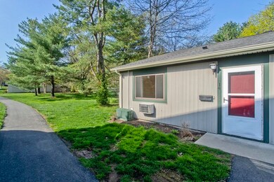 170 E Hadley Rd unit 14, Amherst, MA 01002 - photo 2