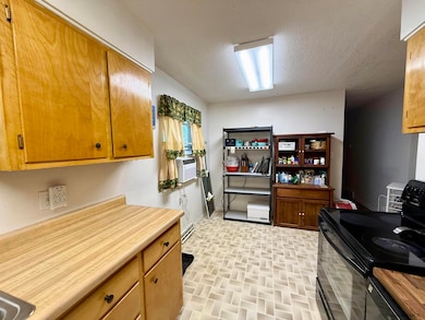 3331 Belaire Ave, Cheyenne, WY 82001 - photo 4