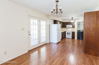 327 Ford Dr, Mount Washington, KY 40047 - photo 7