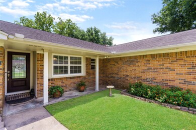 9742 Rambling Trail, Houston, TX 77089 - photo 2
