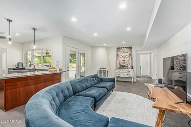4317 E Yucca