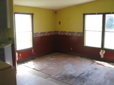 104 N 5th St, Watauga, TN 37694 - photo 7