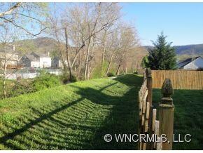 Dirct access to walking trail
