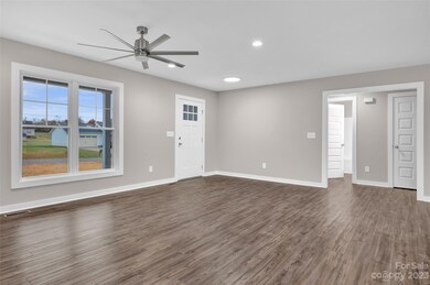 106 E Dundee Ct, Statesville, NC 28625 - photo 6