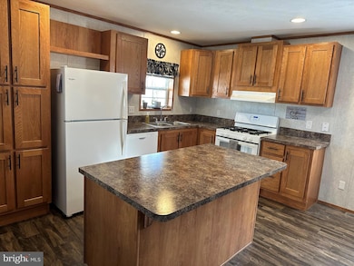 22 Apache Run, Barto, PA 19504 - photo 3