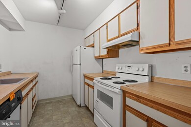 1414 Governor House Cir unit 164, Wilmington, DE 19809 - photo 6