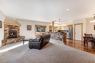 20208 Merriewood Ln, Bend, OR 97702 - photo 2