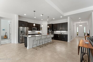 6. 552 Mosaic Blvd-22