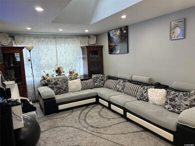 21 Linden Rd, Valley Stream, NY 11580 - photo 2