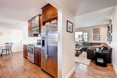 4301 E Clarendon Ave Phoenix-large-004-F