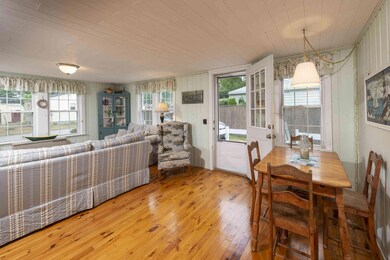 07 - Dining Area