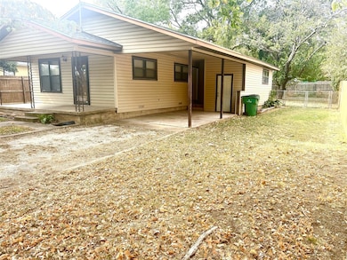 811 S Avenue H, Clifton, TX 76634 - photo 2