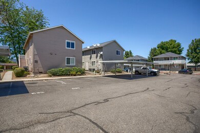 632/634 Valley Heart Ln, Central Point, OR 97502 - photo 4