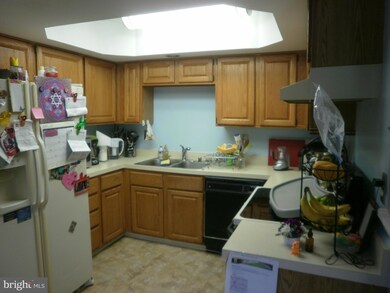 18830 Sky Blue Cir, Germantown, MD 20874 - photo 4