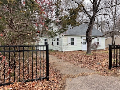 32 Doty Dr, Stoughton, MA 02072 - photo 2