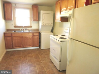 300 Jansen Ave unit B, Essington, PA 19029 - photo 5