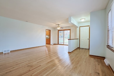 2 N Wisconsin Ave, Addison, IL 60101 - photo 2