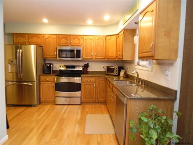 72 Beacon Rd, Glenmont, NY 12077 - photo 4