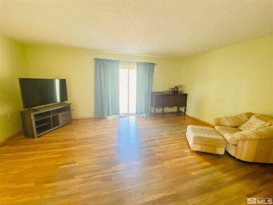 460 Mcclure Cir, Sparks, NV 89431 - photo 2