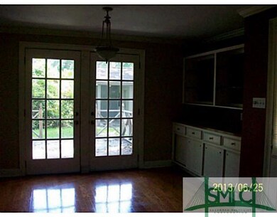 Dining Room. Breakfast/dining area has built in ca