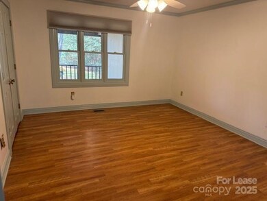 406 Windsor Ln, Statesville, NC 28677 - photo 6