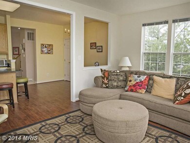 2566 Banshire Dr, Herndon, VA 20171 - photo 4