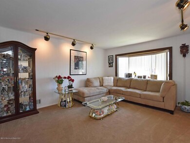 002_Living Room