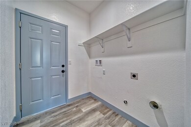 Large separate utility room with direct access fro