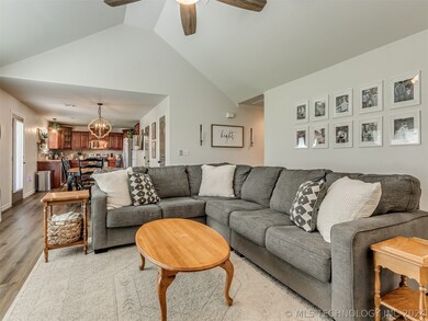 17130 Highland Dr, Claremore, OK 74017 - photo 6