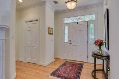 4 Foyer