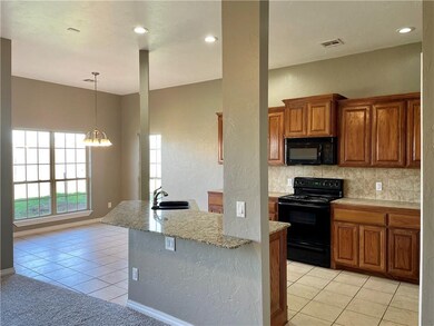 1113 Glen Eagles Ct, Norman, OK 73072 - photo 7