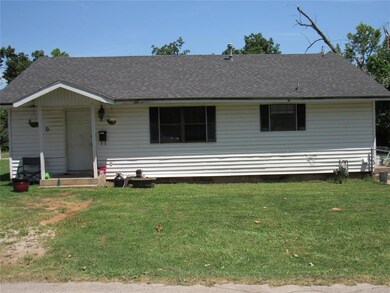 230 W Kirk St, Shawnee, OK 74801 - photo 3