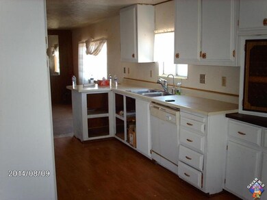 5509 Leslie Ave, Rosamond, CA 93560 - photo 2