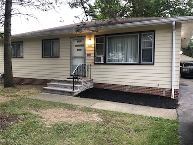 4820 Green Rd, Cleveland, OH 44128 - photo 3