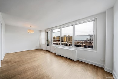 Bay Terrace Cooperative Section XII, Inc. unit 6J, Bayside, NY 11360 - photo 7