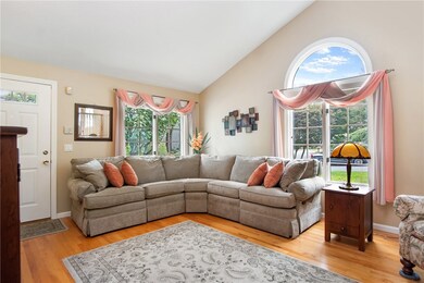 11 College Hill Rd unit 1B, Warwick, RI 02886 - photo 4