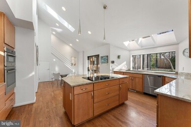 2119 Owls Cove Ln, Reston, VA 20191 - photo 4