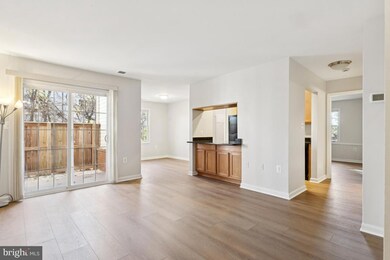 108 Westwick Ct unit 4, Sterling, VA 20165 - photo 4