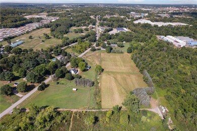 3025 Orchardview Dr SE, East Canton, OH 44730 - photo 5